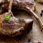 Come fare le costolette di agnello alla griglia