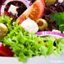 Come fare un'insalata estiva gustosa