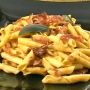 Garganelli gorgonzola, curry e speck croccante